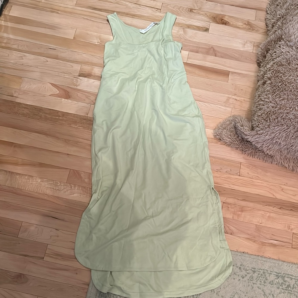 Gorgeous lulu key hole back dress size 4
